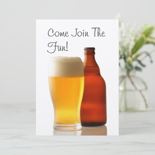 Invitation de fête de Bachelor avec bouteille de b (Debout devant)