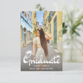 invitation de fête de fin d'études avec écriture é (Debout devant)