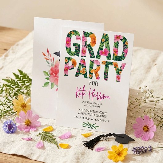 Invitation de fête de remise des diplômes à typogr