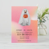 Invitation de fête d'Halloween avec un chien fantô (Debout devant)