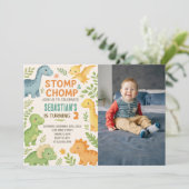 Invitation de fête Dino modifiable personnalisé av (Debout devant)