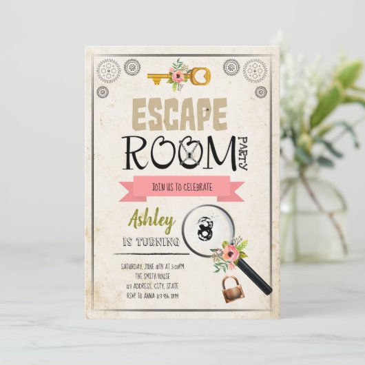 Invitation de fille de la chambre d'évasion (Debout devant)