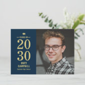 Invitation de fin d'études à couleur modifiable an (Debout devant)