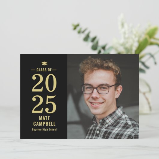 Invitation de Graduation de couleur modifiable de  (Debout devant)