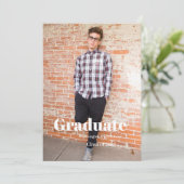 Invitation de graduation de script minimaliste (Debout devant)