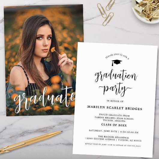 Invitation de graduation de script moderne simple