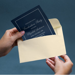 Invitation de graduation en bleu marine minimalist