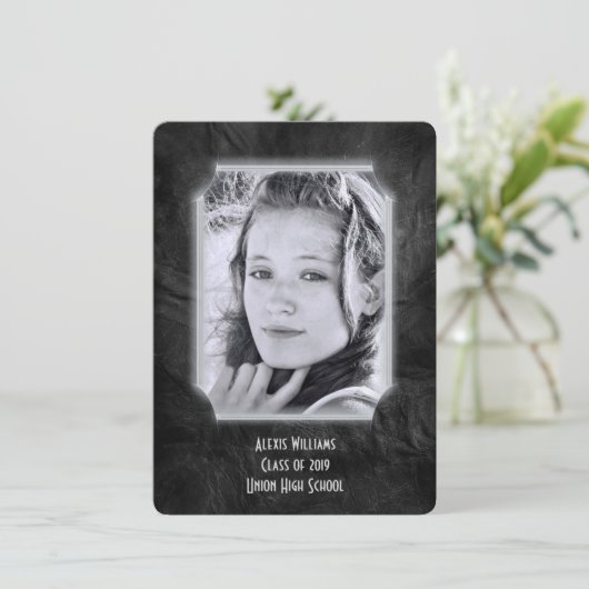 Invitation de graduation en cuir noir (Debout devant)