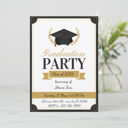 Invitation de graduation personnalisable (Debout devant)