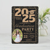 Invitation de graduation photo Black and Gold 2025 (Debout devant)