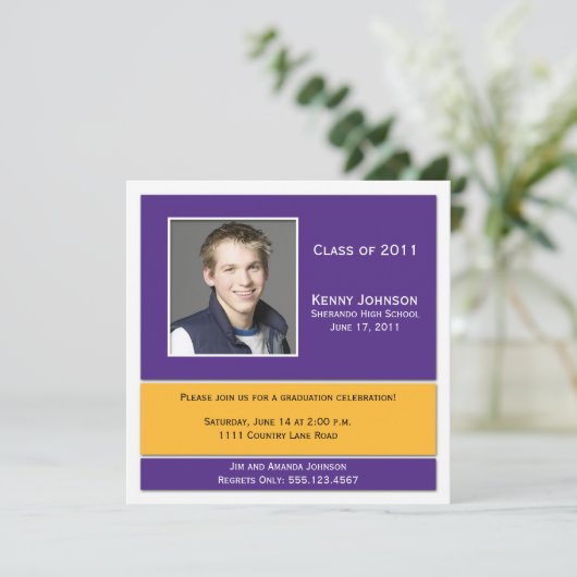 Invitation de graduation photo violet et or (Debout devant)