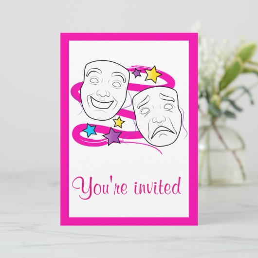 Invitation de jeu d'école avec des masques de (Debout devant)