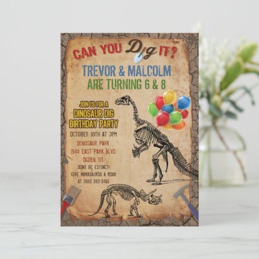 Invitation de la fête d'anniversaire conjointe à d (Debout devant)