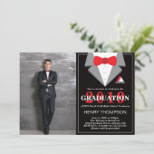 Invitation de la fête de graduation, Tuxedo (Debout devant)