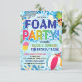 Invitation de la fête de mousse pour enfants (Debout devant)