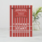 Invitation de la ligne de départ de la piste et du (Debout devant)