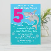 Invitation de la petite fille Shark Bite - 5e fête (Debout devant)