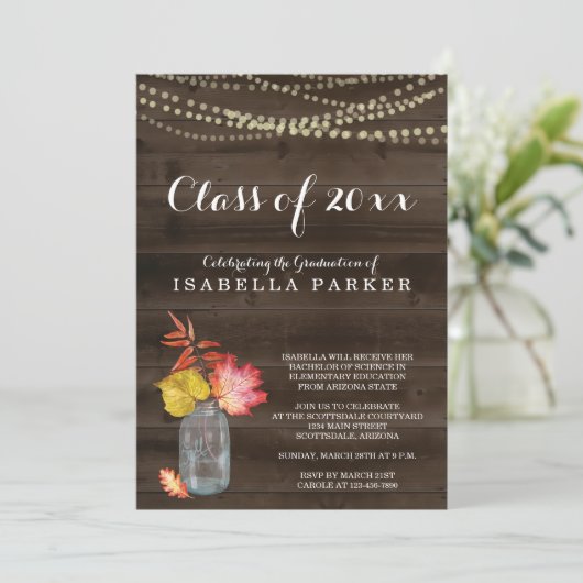 Invitation de la Rustic Fall Woman's Graduation Pa (Debout devant)