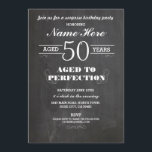 INVITATION DE LA SURPRISE DU 50E ANNIVERSAIRE DU P<br><div class="desc">invitation de la fête d'anniversaire en tableau noir et blanc. Idéal pour tous les anniversaires...  MODIFIEZ SIMPLEMENT LE TEXTE POUR CONVENIR À VOTRE PARTI. Impression arrière incluse.</div>