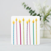 Invitation De longues bougies colorées Modèle d'anniversaire (Debout devant)