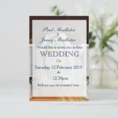 Invitation de mariage à l'église. (Debout devant)