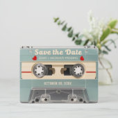 Invitation de mariage rétro années 70 sur cassette (Debout devant)
