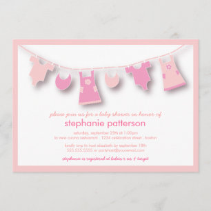 Invitation De mignons vêtements pour bébés en file d'attente 
