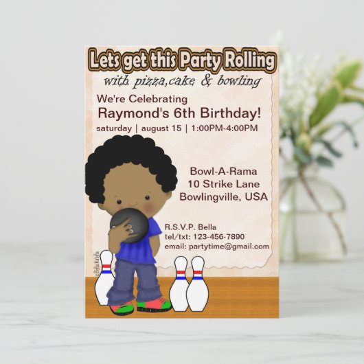 Invitation de partie de garçon de bowling (Debout devant)