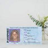 Invitation de partie Passport personnalisable (Debout devant)