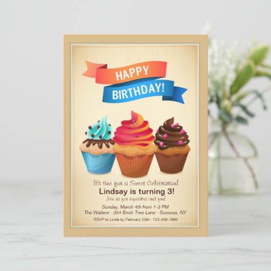 Invitation de petits gâteaux d'anniversaire (Debout devant)