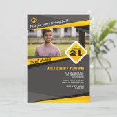 Invitation de photo de gris et de jaunes (Debout devant)