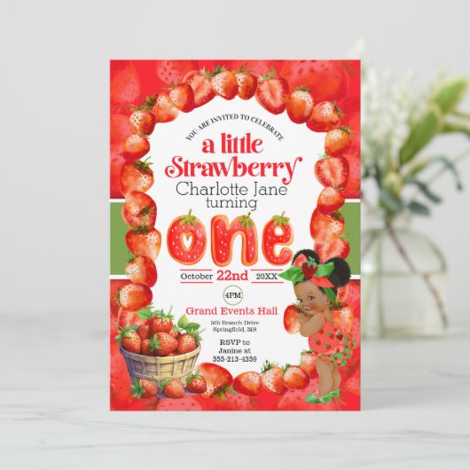 Invitation de premier anniversaire de fraise (Debout devant)