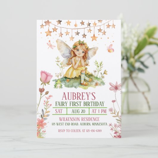 Invitation de premier anniversaire de la fée de fo (Debout devant)