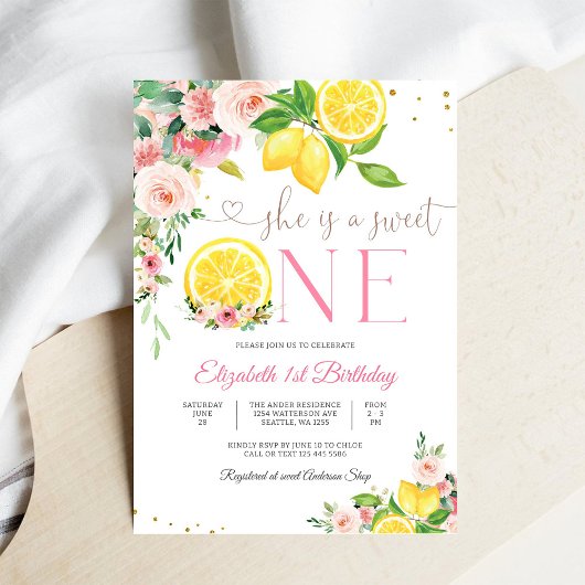 Invitation de premier anniversaire florale aux agr