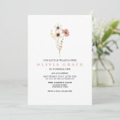 Invitation de premier anniversaire florale de jard (Debout devant)