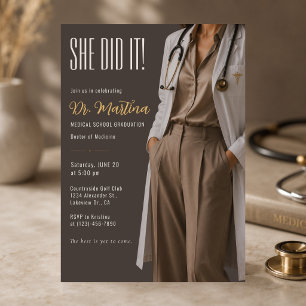 Invitation de remise des diplômes de femme médecin
