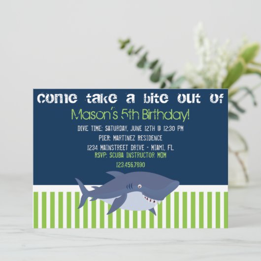 Invitation de requins (Debout devant)