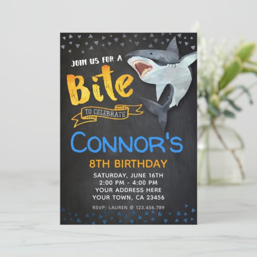 Invitation de requins, fête d'anniversaire de la p (Debout devant)