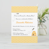Invitation de ronflement d'anniversaire d'abeilles (Debout devant)