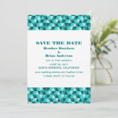 Invitation de sauvegarde de date à triangles géomé (Debout devant)