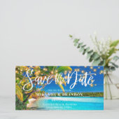 Invitation de sauvegarde de date de plage tropical (Debout devant)