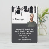 Invitation de service commémoratif pour un barbier (Debout devant)