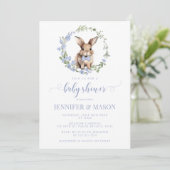 Invitation de shower pour bébé garçon avec un lapi (Debout devant)