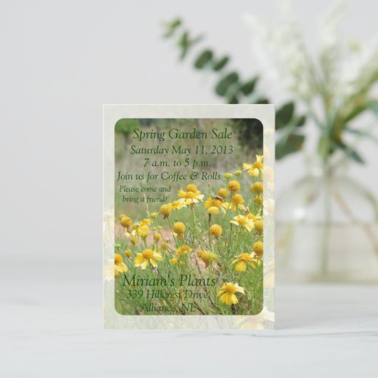 Invitation de vente de jardin (Debout devant)