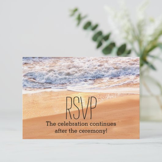 Invitation Décontracté Beach Wedding Gold Waves RSVP (Debout devant)