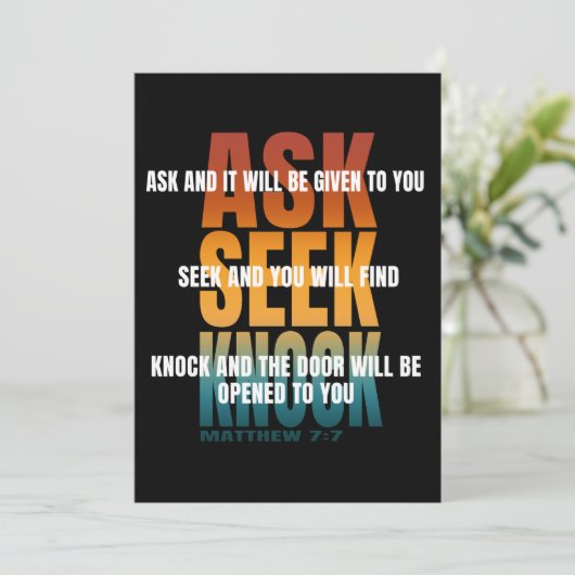 Invitation demander le bouton (Debout devant)