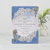 Invitation Dénim bleu, dentelle et bijoux costume (Debout devant)