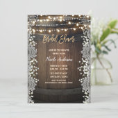 Invitation Dentelle en bois rustique et Fête des mariées de l (Debout devant)