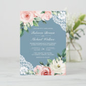 Invitation Dentelle florale Dusty bleu QR Code Mariage (Debout devant)