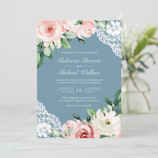 Invitation Dentelle florale Dusty bleu QR Code Mariage (Debout devant)